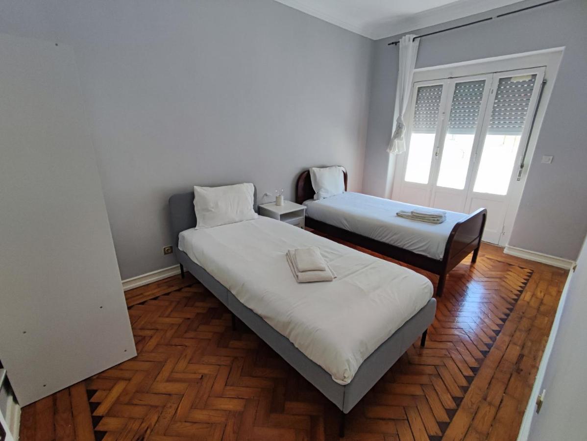 Lisbon Traditional T2 With Balcony In Damaia, Lisbon Amadora Ngoại thất bức ảnh