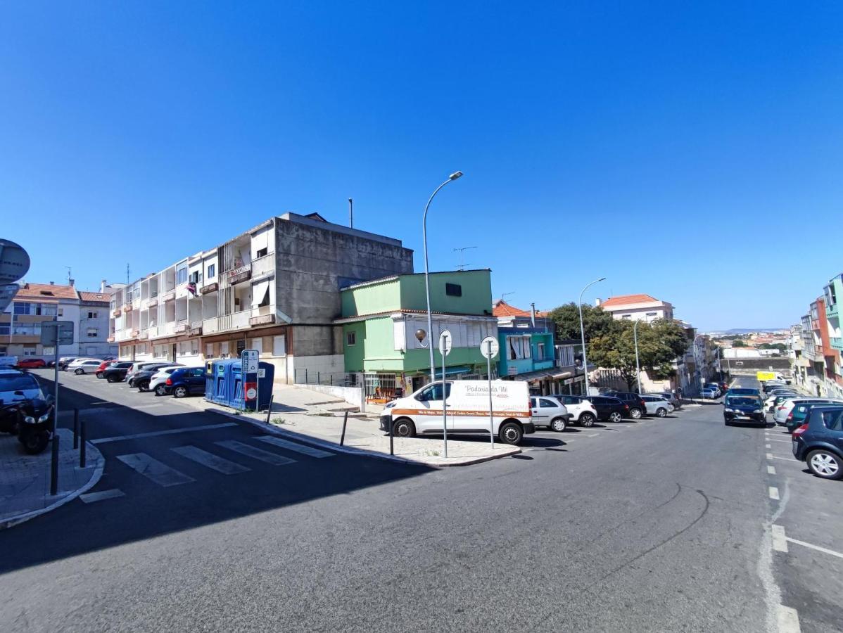 Lisbon Traditional T2 With Balcony In Damaia, Lisbon Amadora Ngoại thất bức ảnh