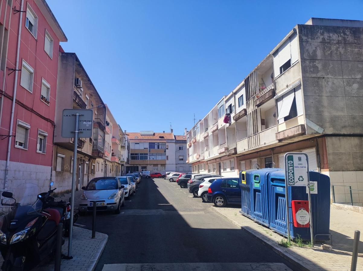 Lisbon Traditional T2 With Balcony In Damaia, Lisbon Amadora Ngoại thất bức ảnh